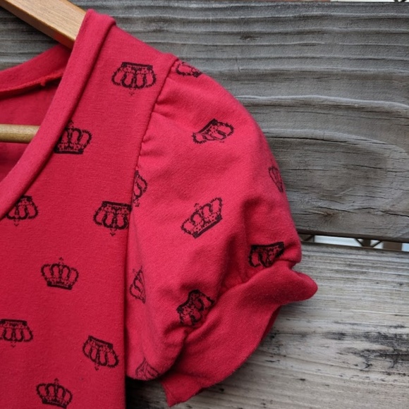 T Bar Red Crown Short Sleeved Shirt Size Small - Picture 3 of 5